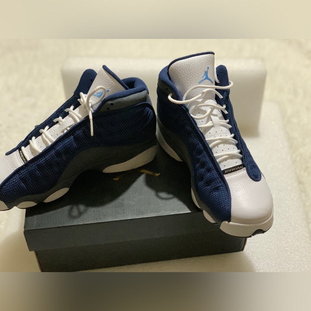 🆕 Air Jordan 13 Retro (GS) 7.5 Women 6Youth color navy, white, Carolina blue 💕